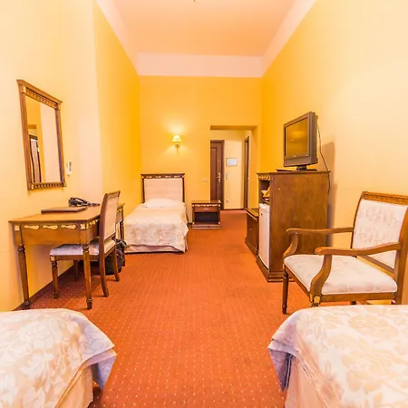 Garden Palace Hotel 4*