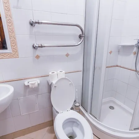 Garden Palace מלון 4*