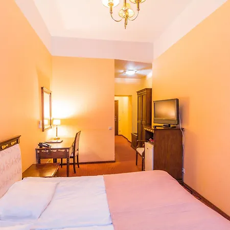 Garden Palace Hotel 4*