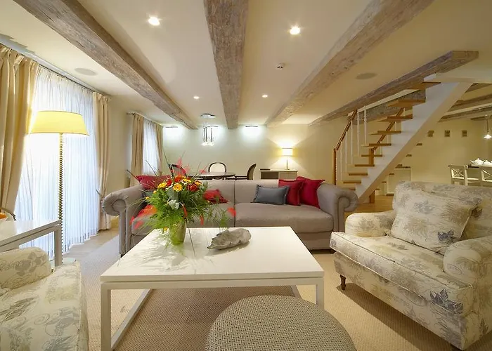 Garden Palace Hotel 4*