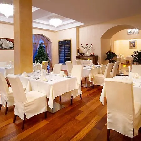 Ξενοδοχείο Garden Palace 4*